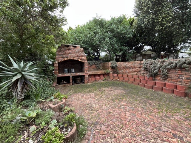 3 Bedroom Property for Sale in Hersham Western Cape